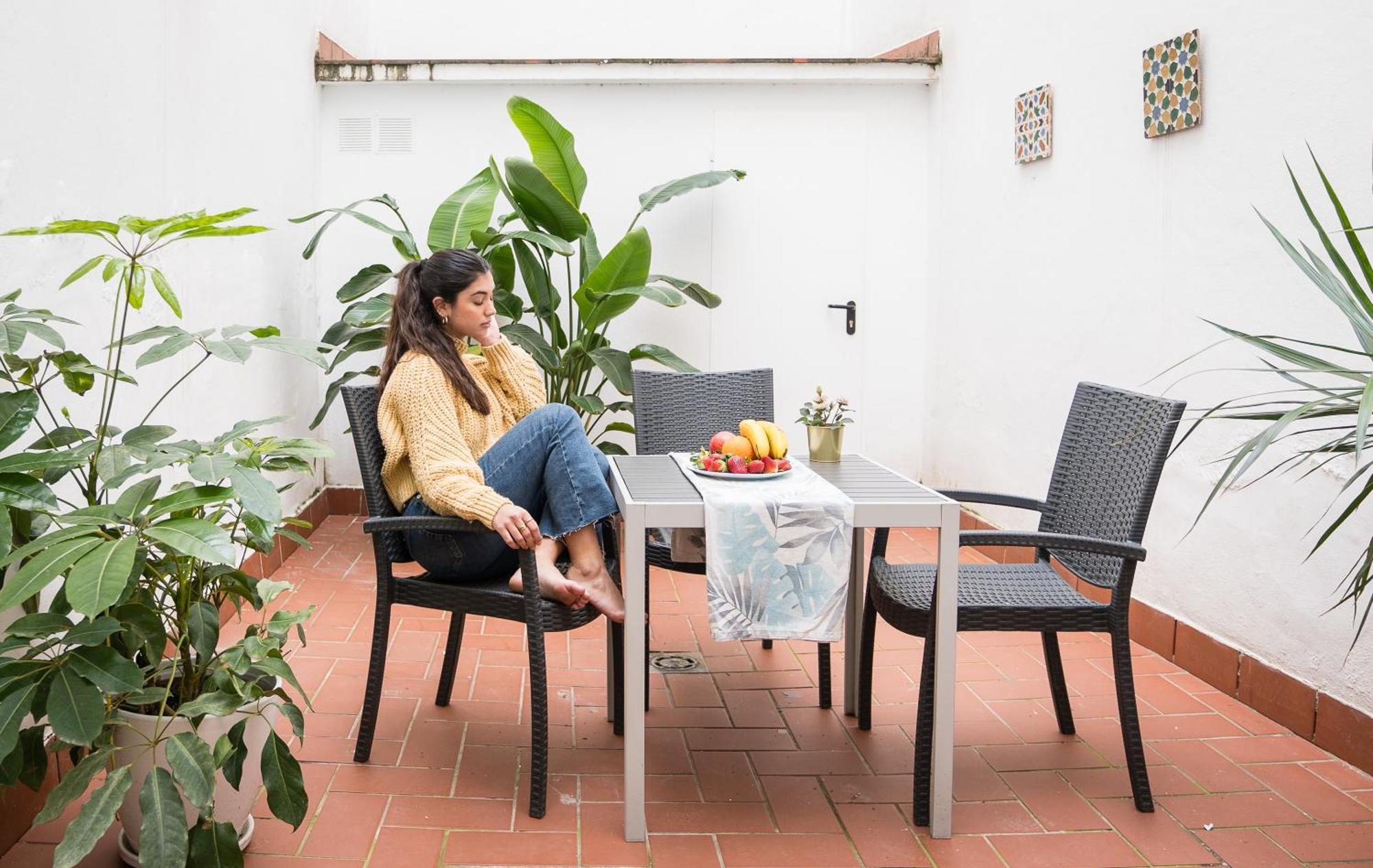 Apartamento Triana Deluxe Con Patio Privado Sevilla Bagian luar foto